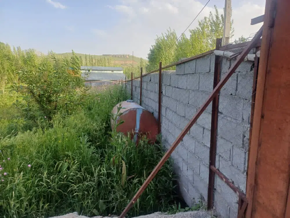 باغچه ۶۰۰ متری (۲۰۰ متر بالاتر از چراغ قرمز)