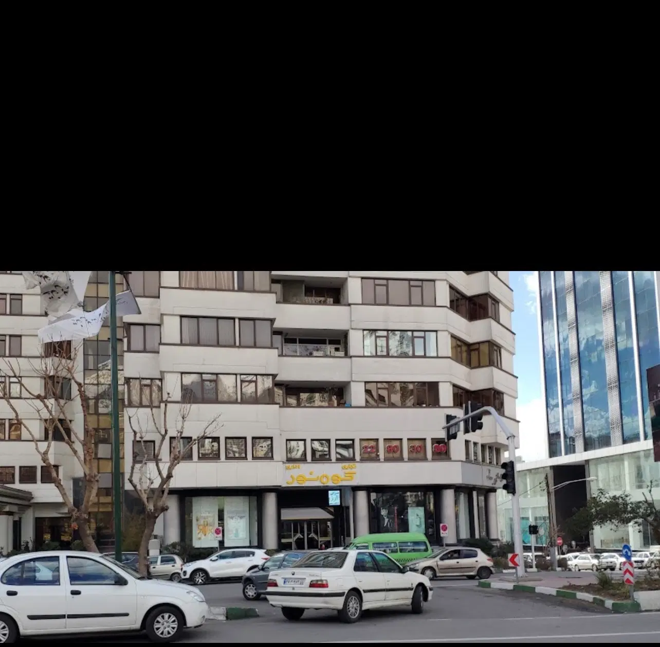 مغازه داخل برج کوهنور