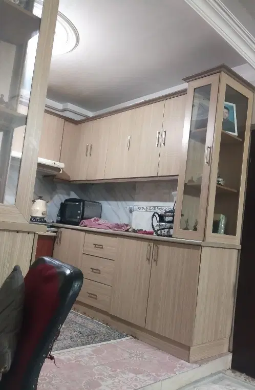 یک واحد خانه آپارتمانی طبقه اول