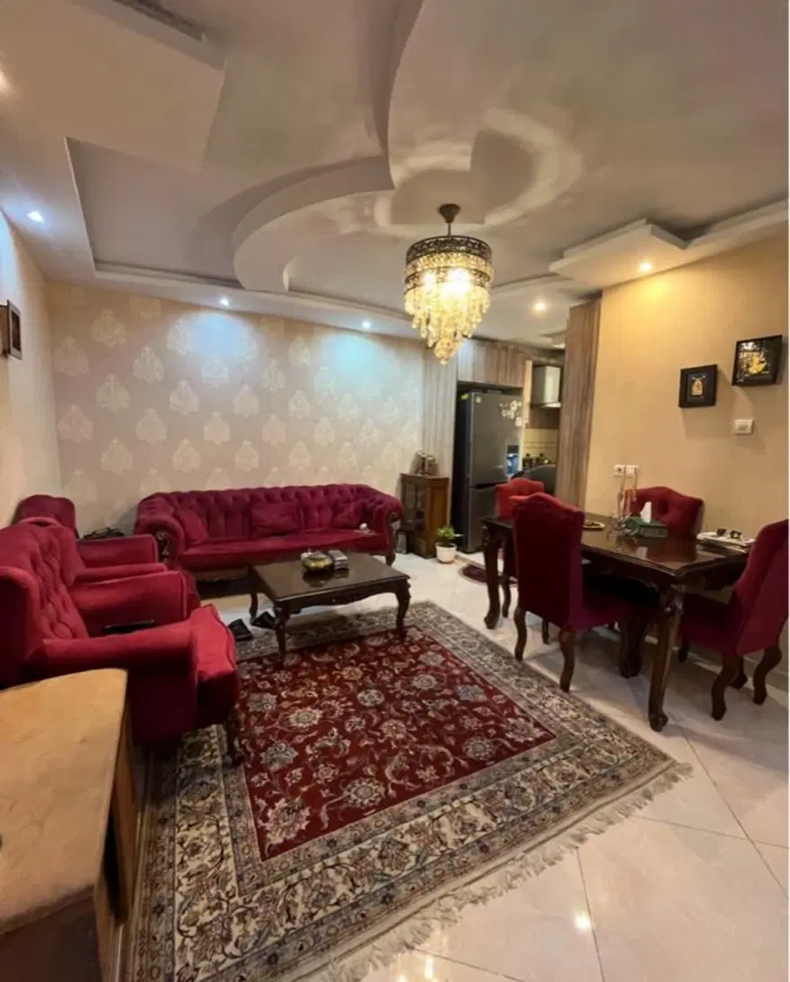 ۶۲متر بسیار تمیز آسانسور و پارکینگ اختصاصی نیکمرام