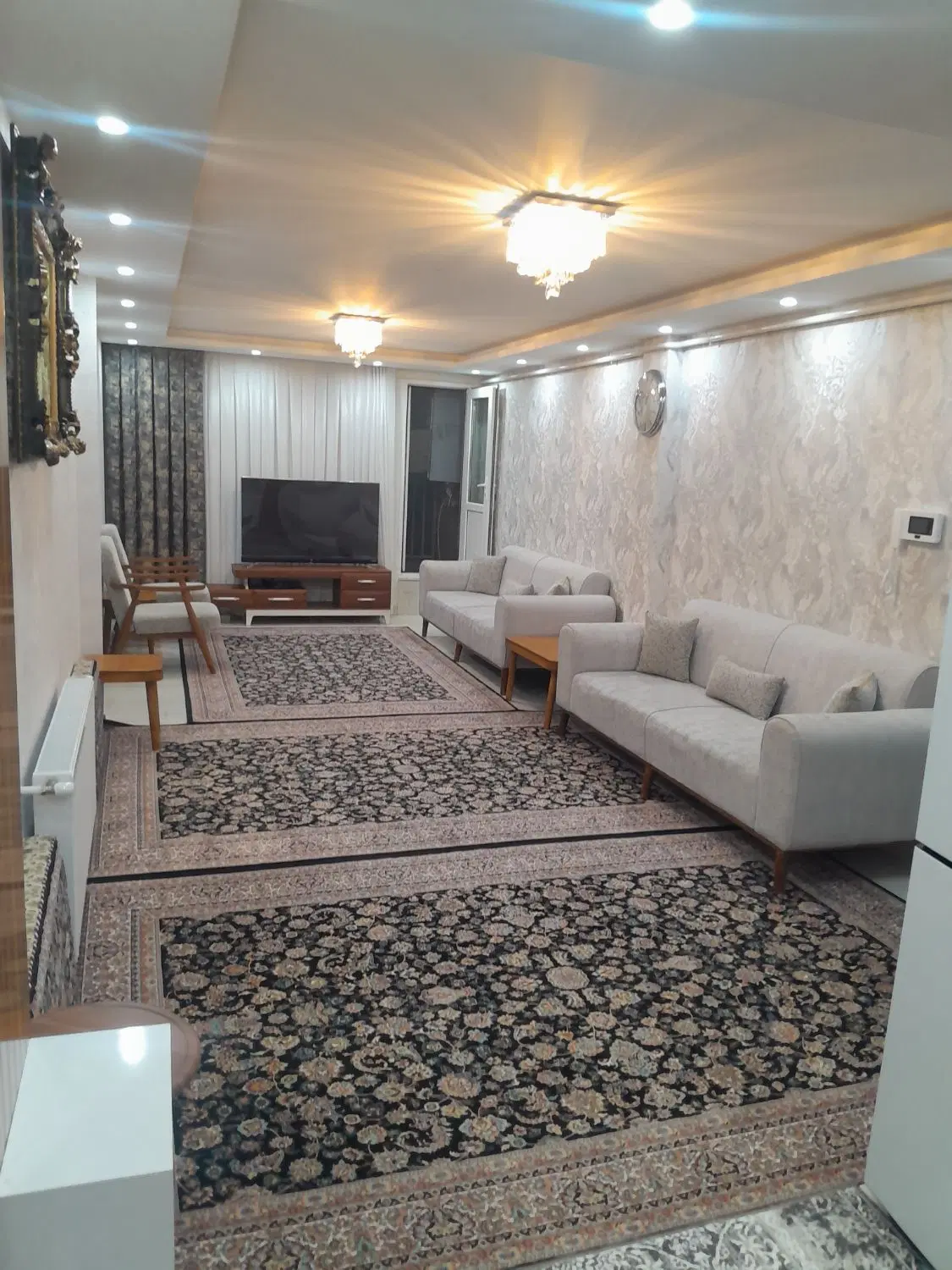آپارتمان کاج۱۹