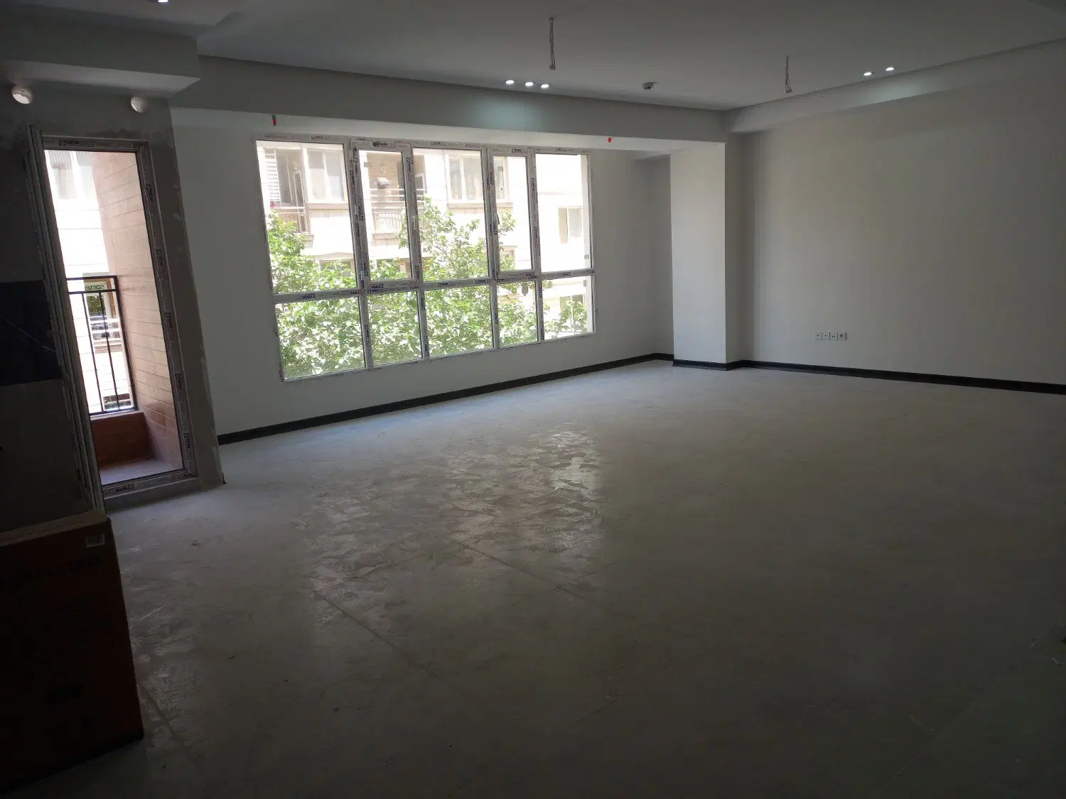 آپارتمان ۱۴۰ متری نوساز  تک واحدی