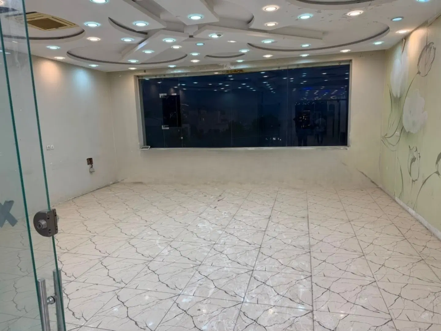 فروش ۴۷ متر(تجاری)طبقه دوم پاساژ هفت تیر طالقانی