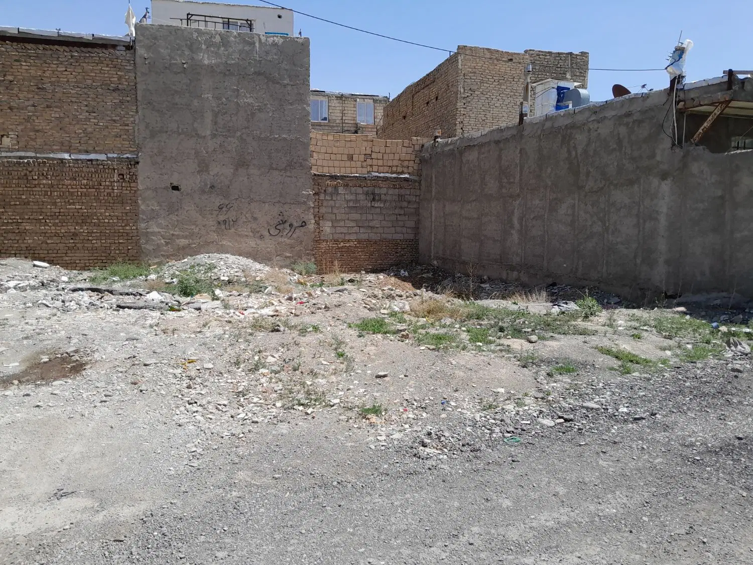زمین به متراژ ۱۰۰ متر