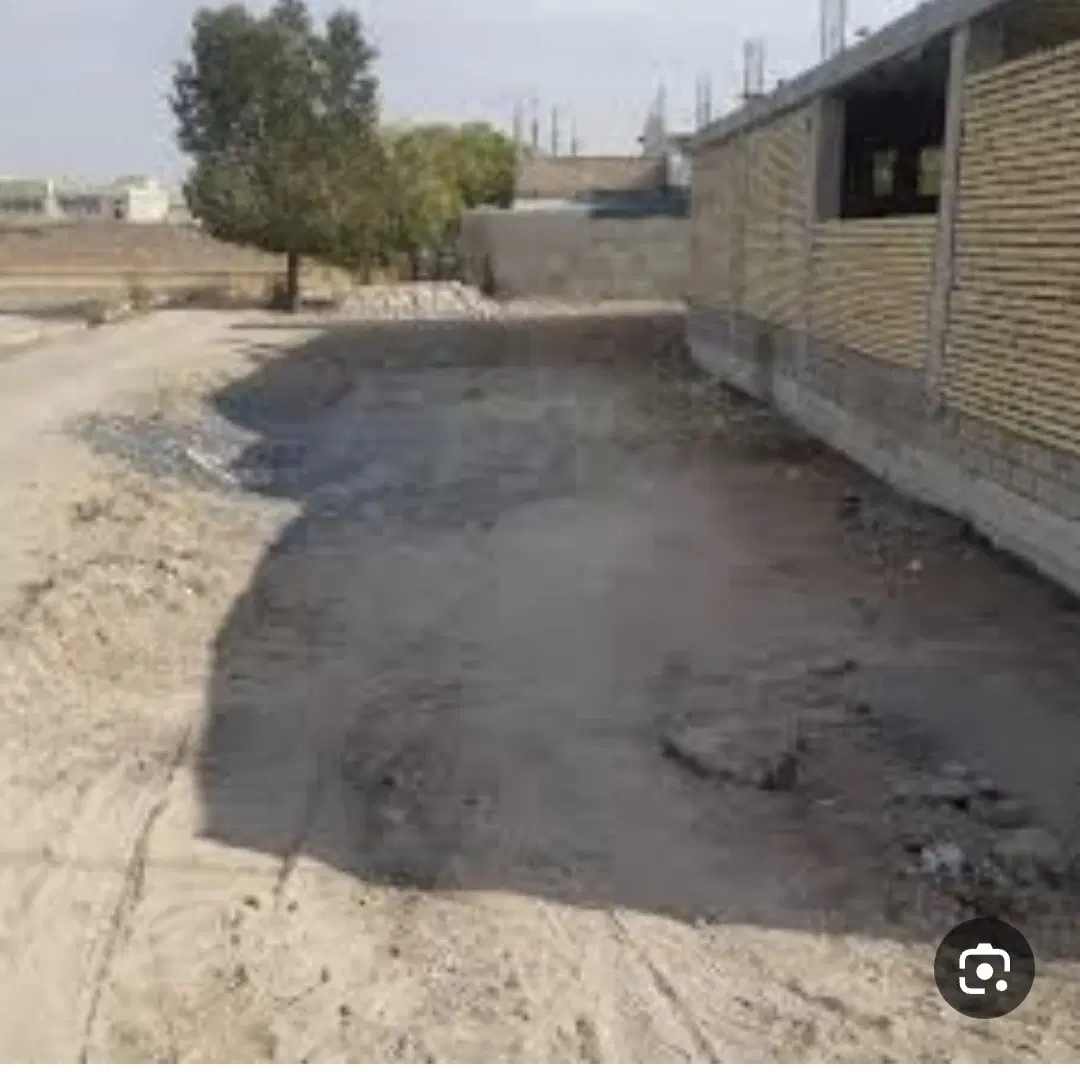 زمین روبروی بیمارستان