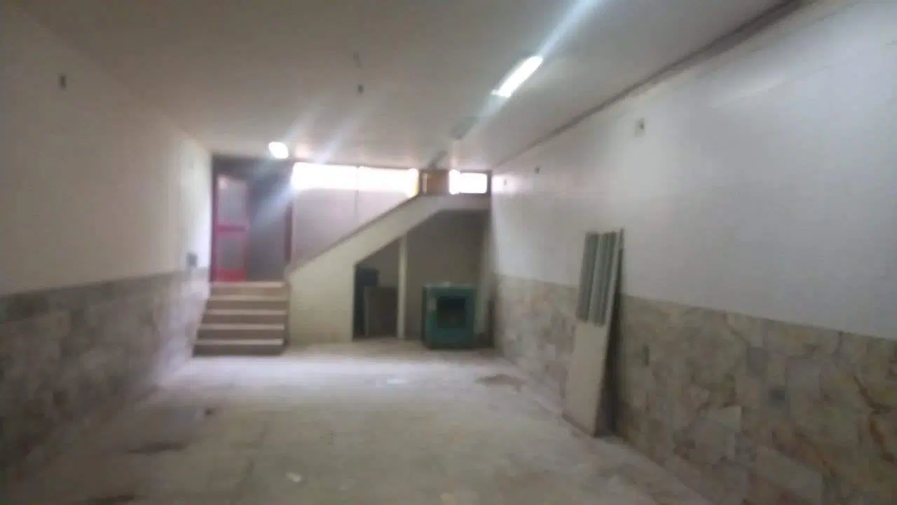 اجاره طبقه پایین ملک تجاری