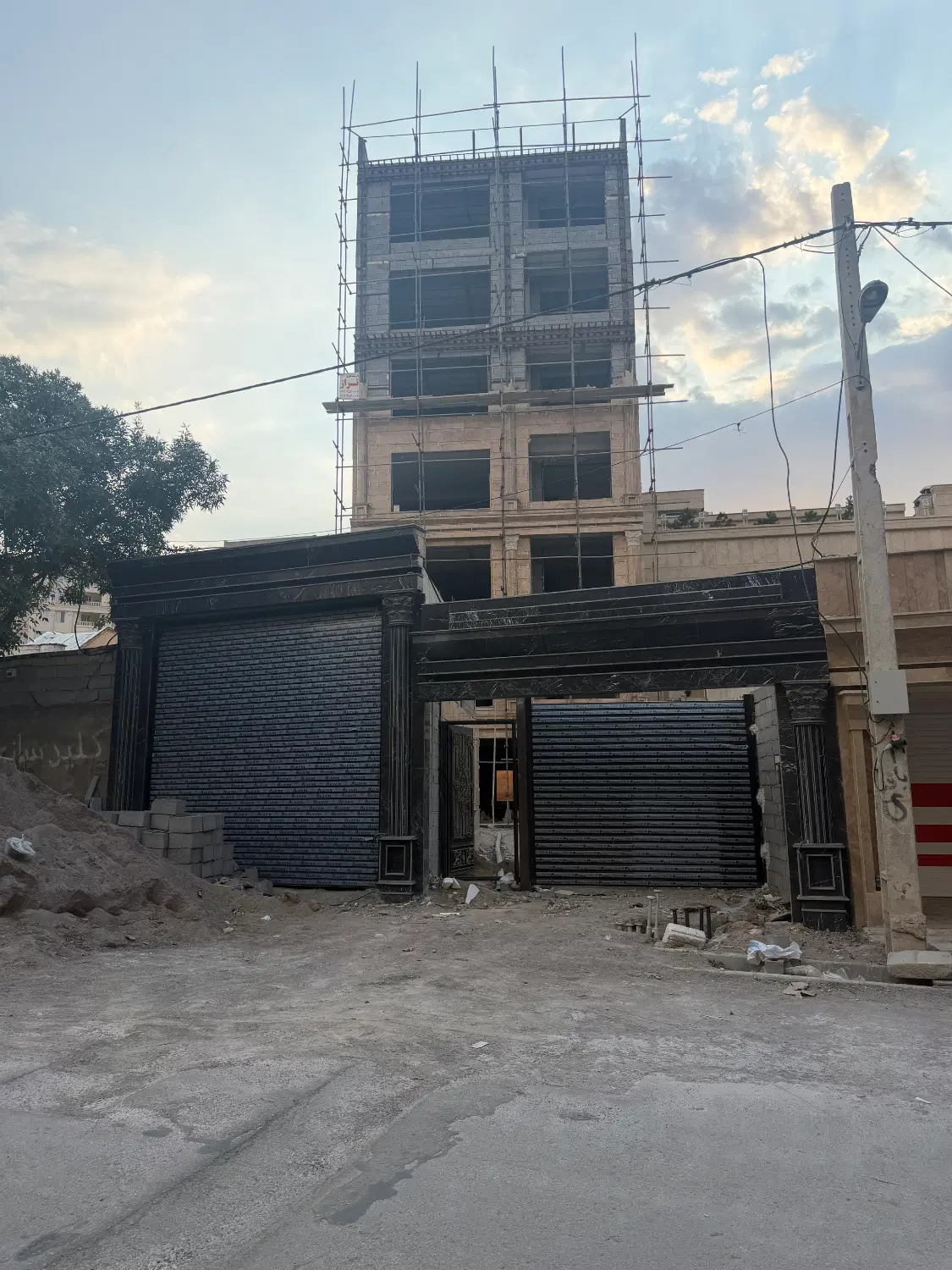 واحد ۱۳۵ متری خیابان فرمانداری