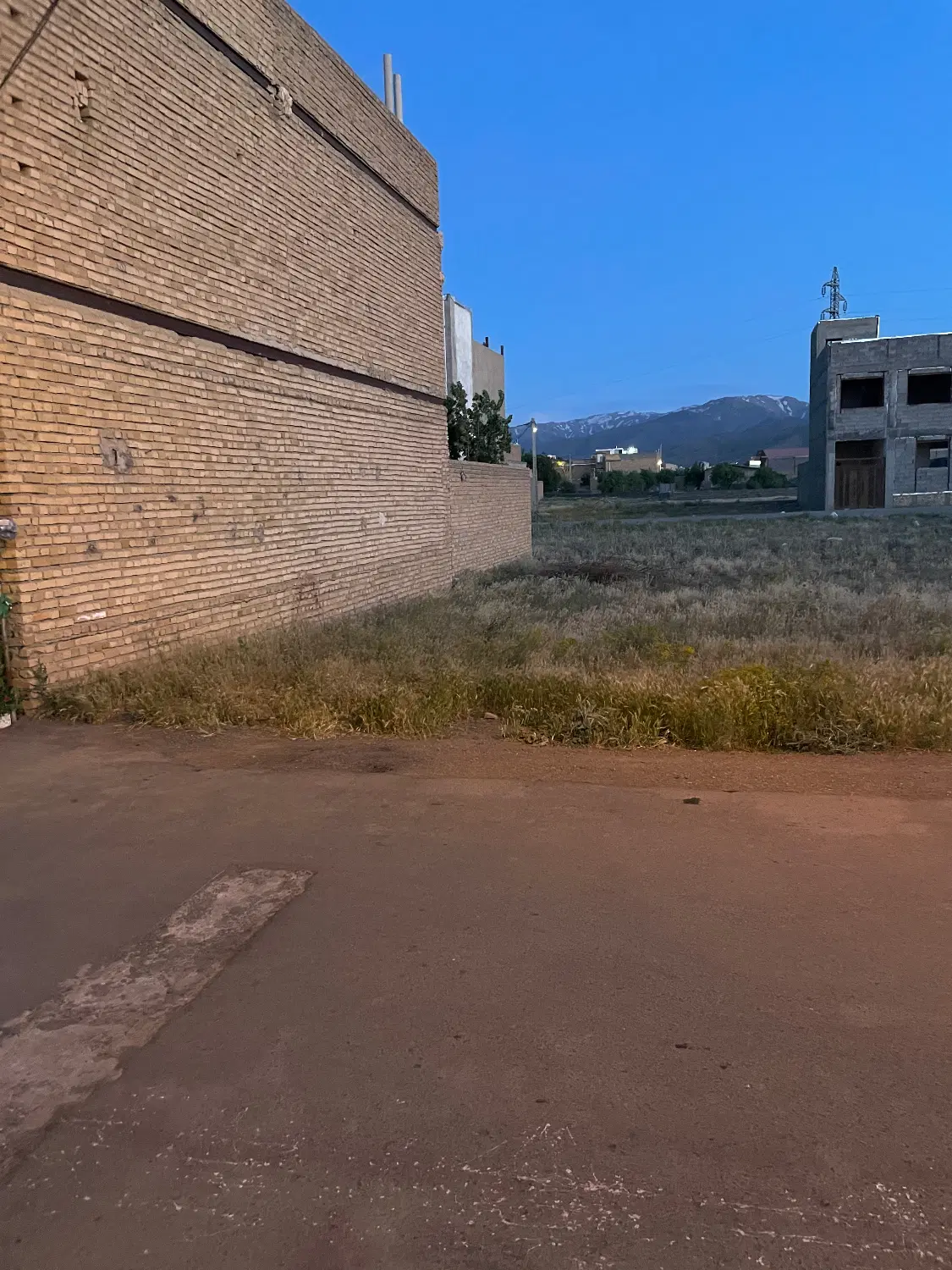 ۲۰۰مترزمین مسکونی یکن اباد