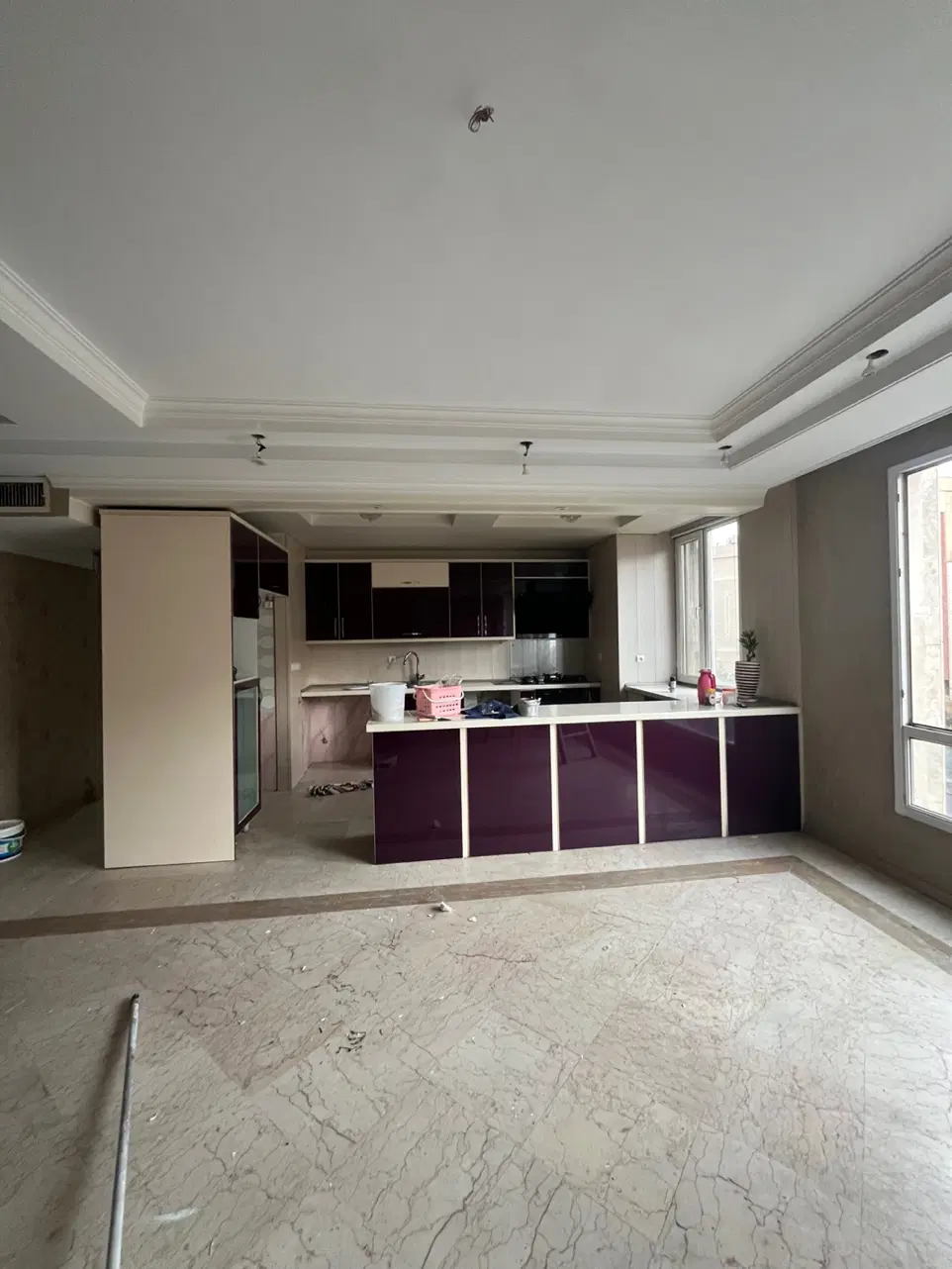 ۱۲۰ متر ۳ خواب _ دو پارکینگ سندی_ لوکیشن چهارباغ
