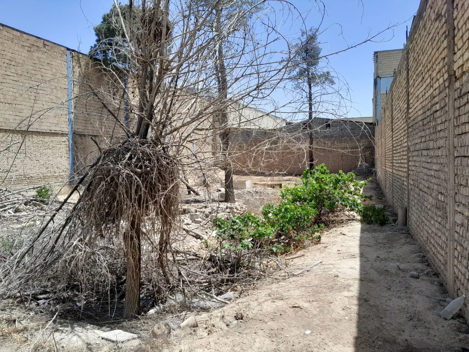 زمین آینده دار درمحدوده سه راه خمینی شهر