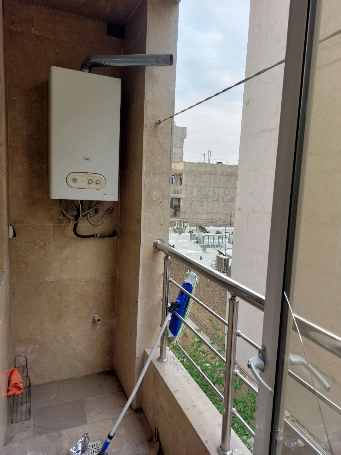 آپارتمان ۶۳ متر،۸واحدی