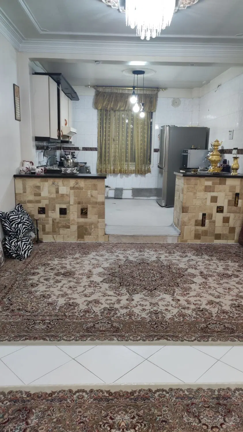 ۹۷ متری خوش نقشه پر نور و تمیز