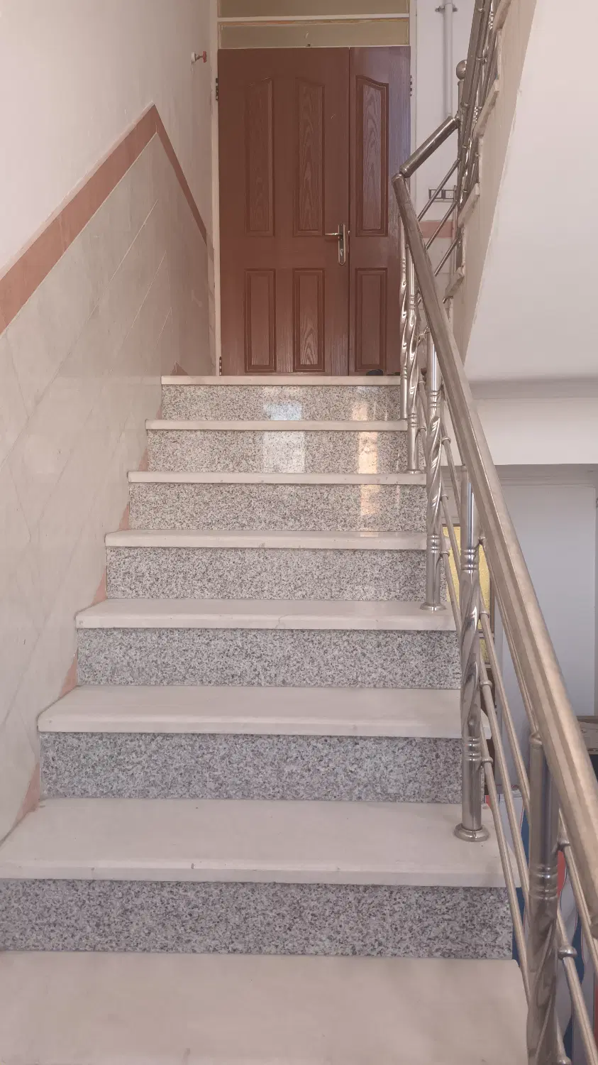 آزادشهر فلکه پنجم ۳ طبقه