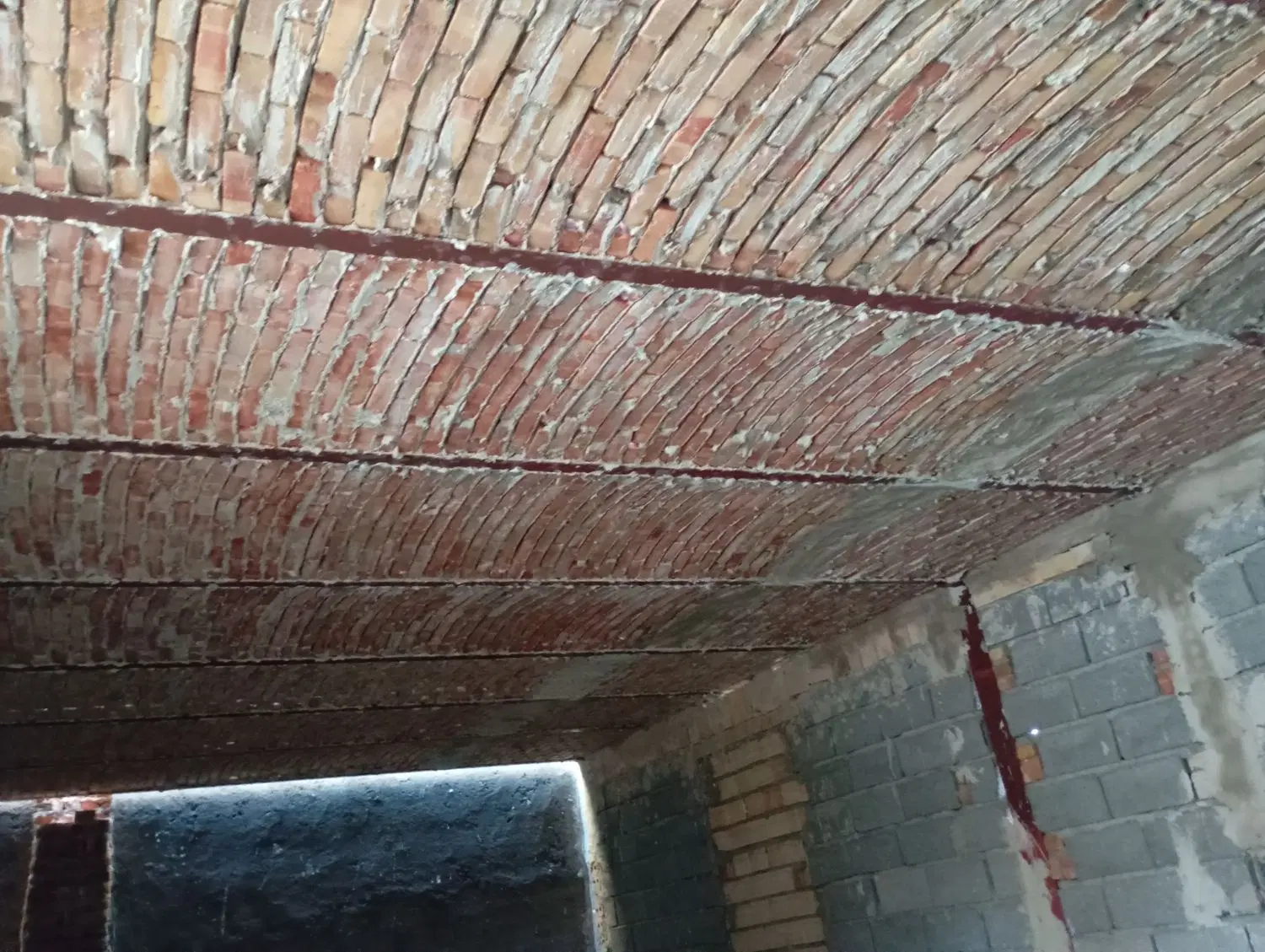 زمین حصارشده در سردرود کوی حافظ