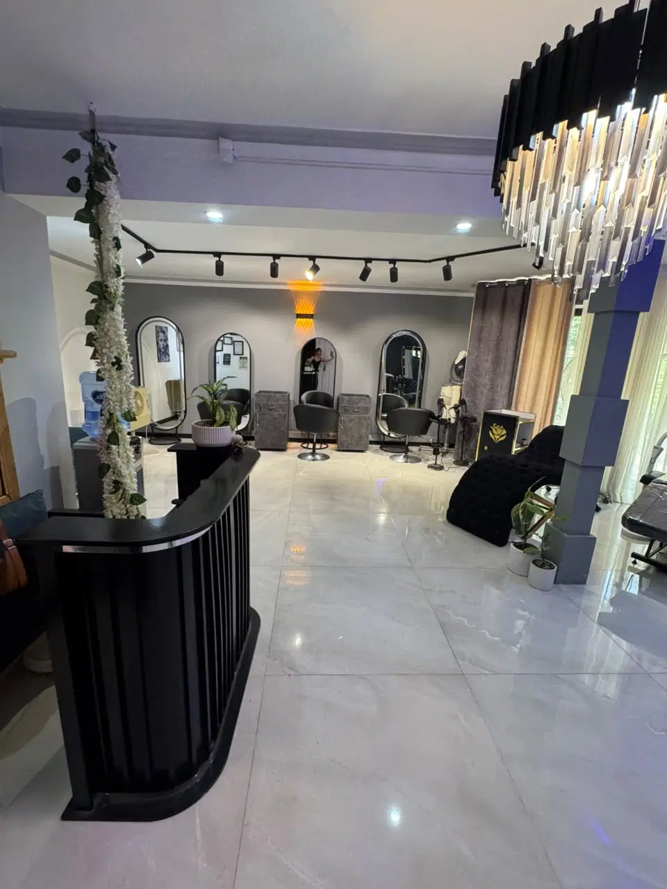 اجاره صندلی و میز ناخن
