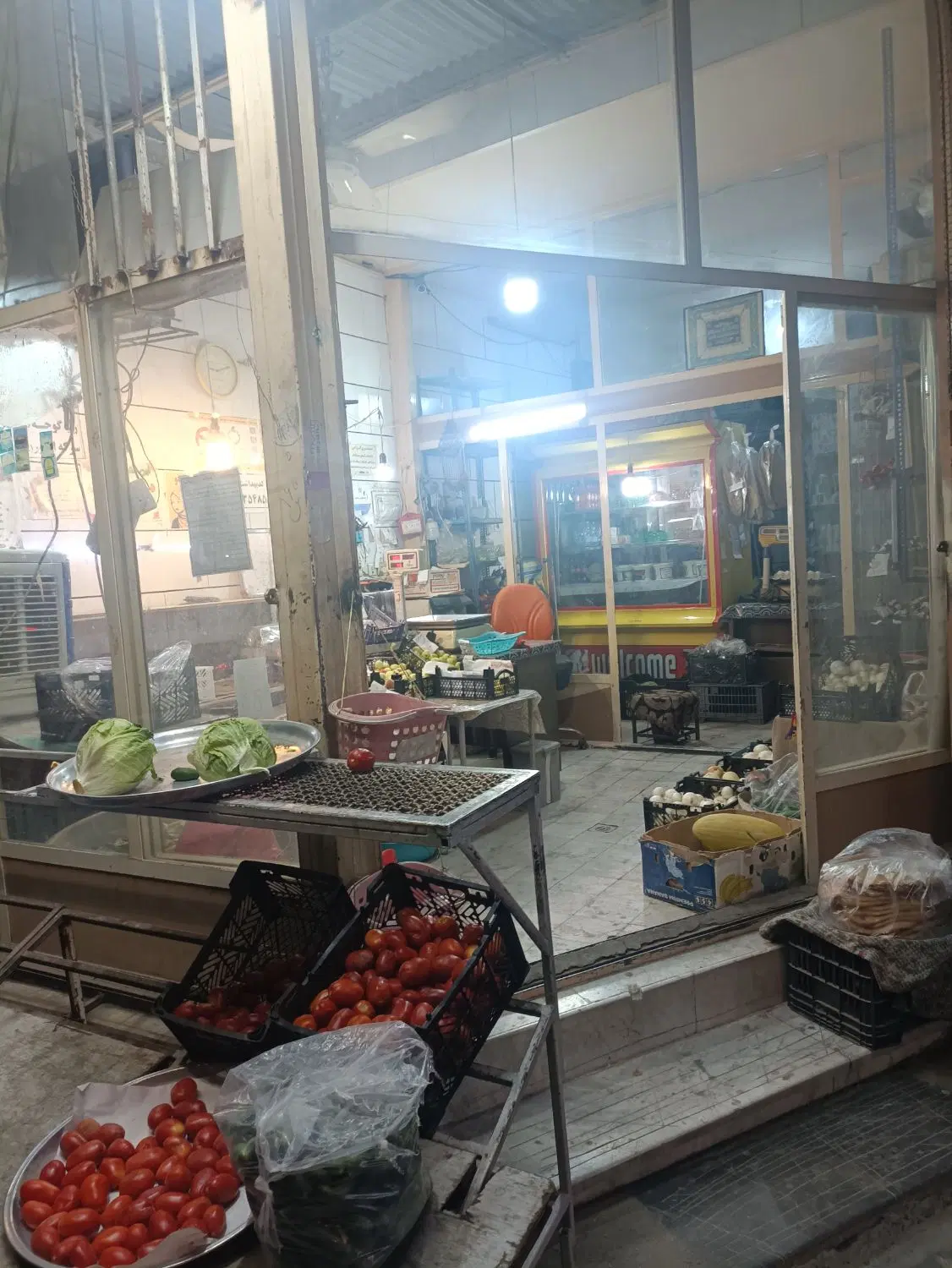 یک باب مغازه خیابان شهید صدوقی