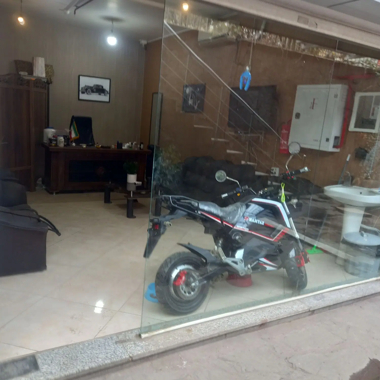 مغازه سندار تکبرگی