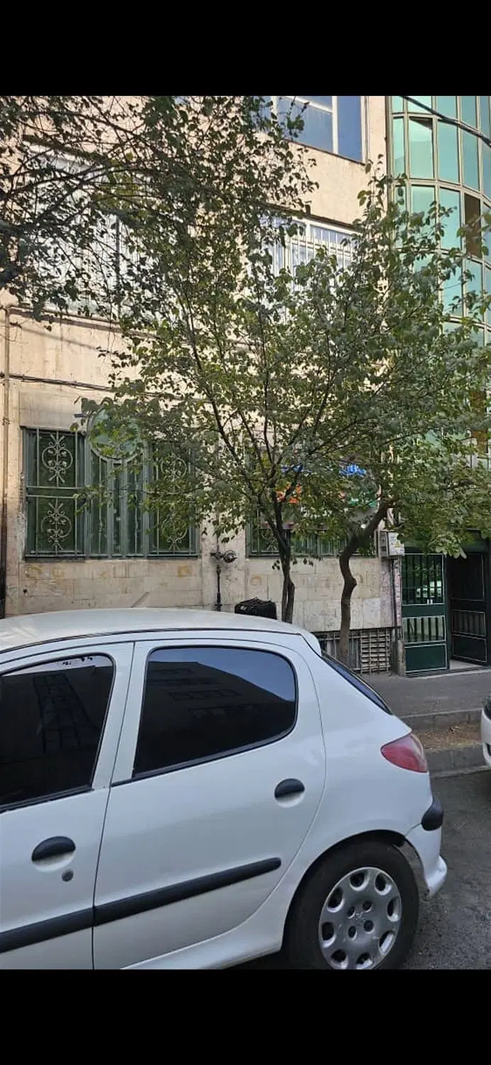 آپارتمان 80 متری بر خیابان جمالزاده اداری تخلیه