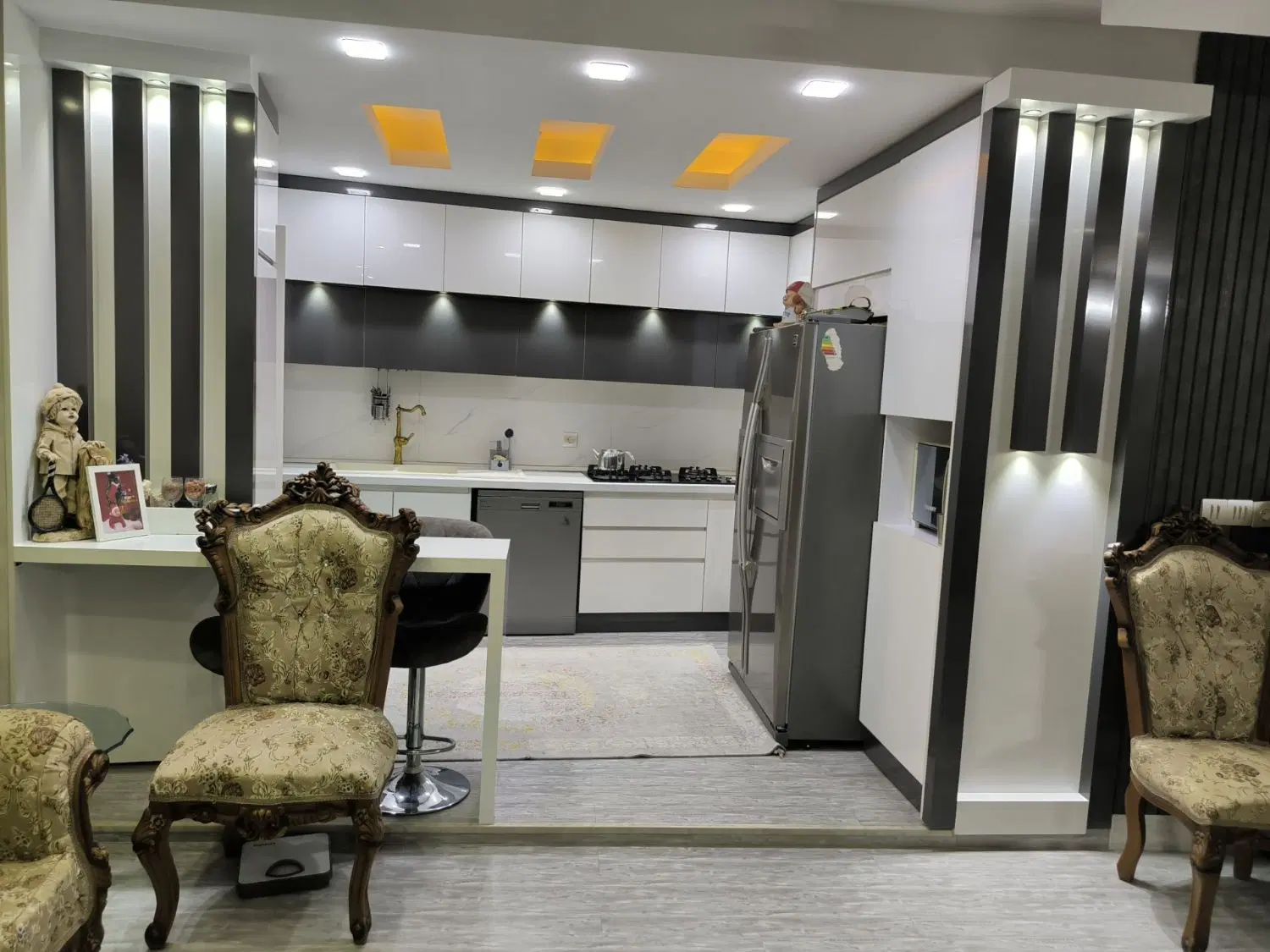 فروش واحد این یمین