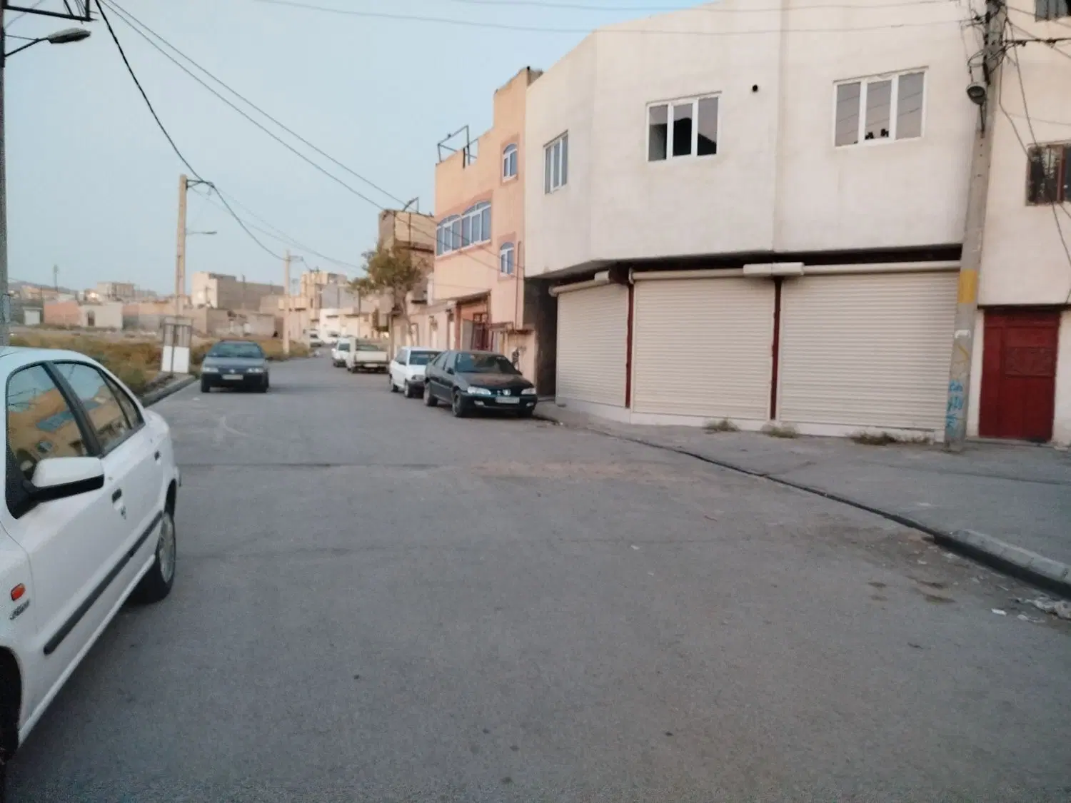 خانه به متراژ 75متر در آناخاتون ده متری پاسداران