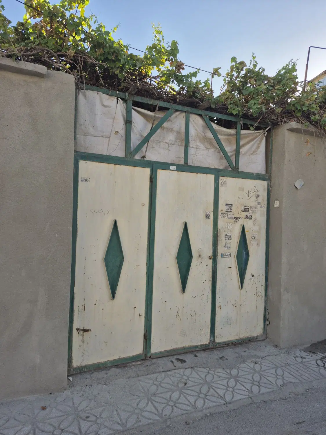 اجاره وفروش خانه ویلای ۱۰۰متری ماشین رو جاده قدیم