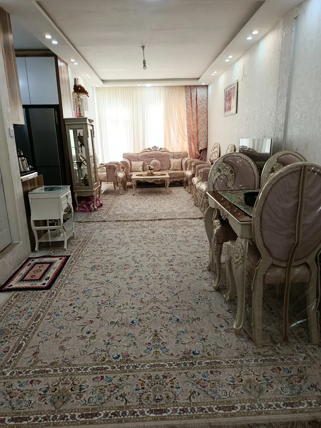 آپارتمان 75 متری دو خواب  با پارکینگ و آسانسور