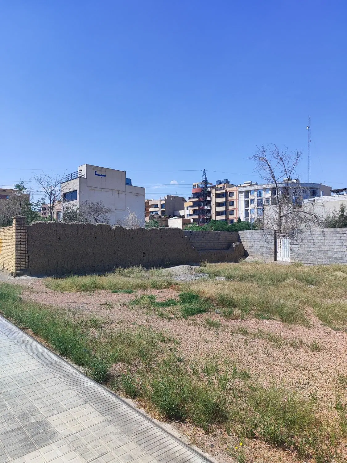 ۱۸۰ متر لاهور دوکله راه و نور مناسب ساخت