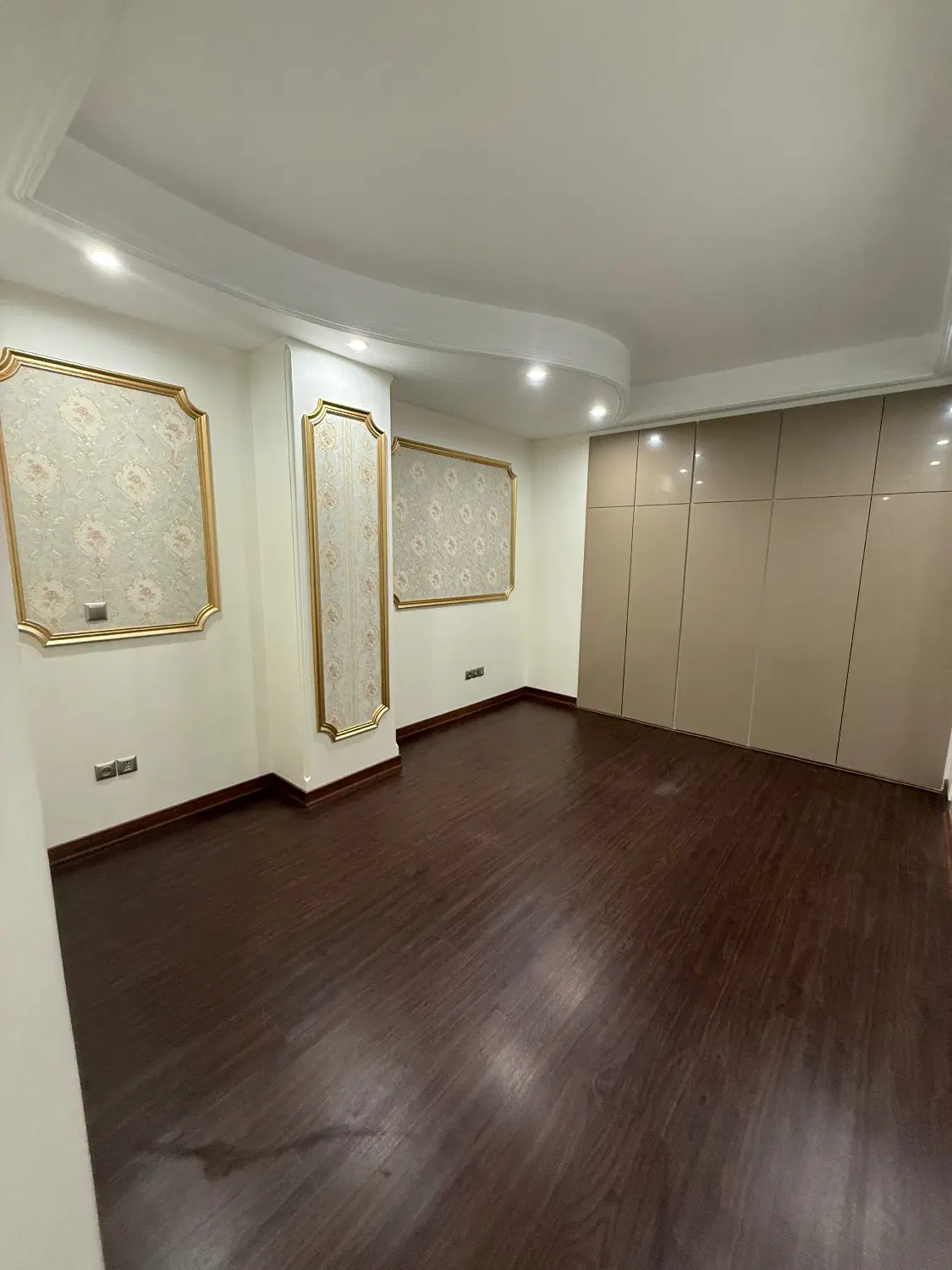 210 سه خوابه با ۲ پارکینگ رهن واجاره