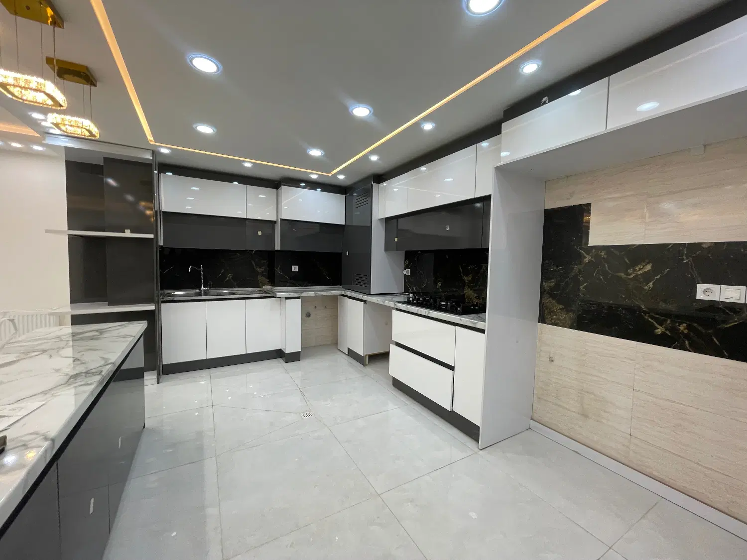 اپارتمان ۳ خوابه