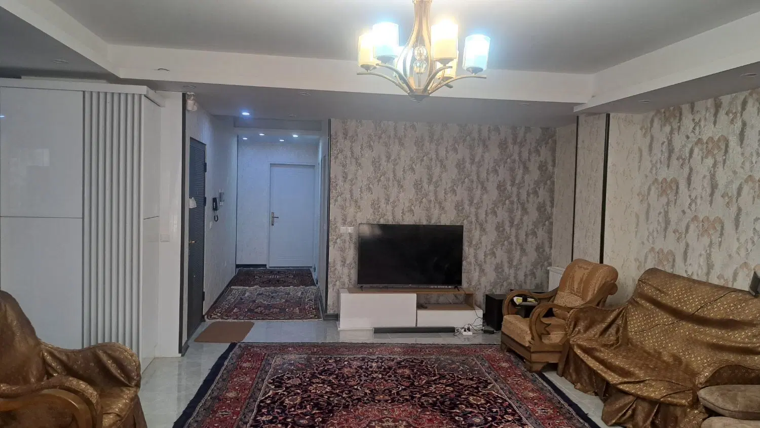 فروش واحد۱۳۸متری گلستان یکم مهرشهر