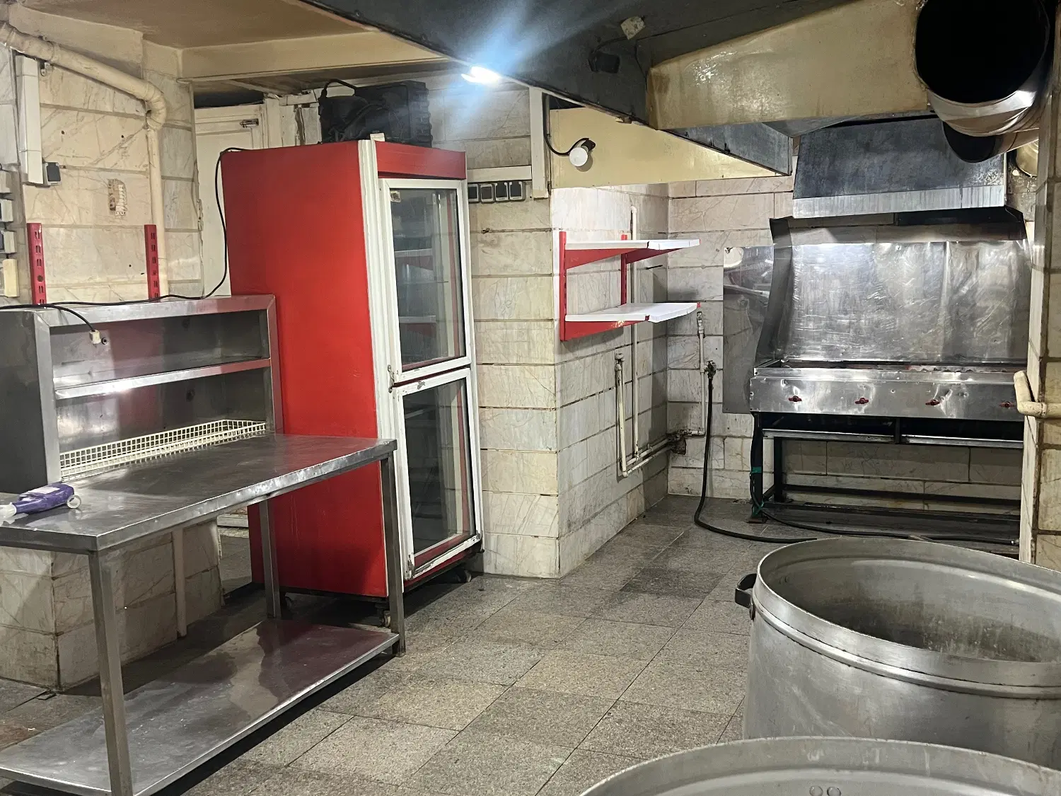 ۹۲ تجاری محدوده نیاوران