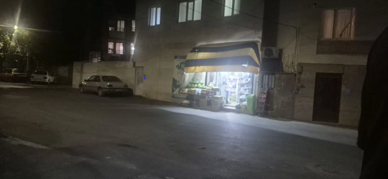 مغازه تجاری کرهرود