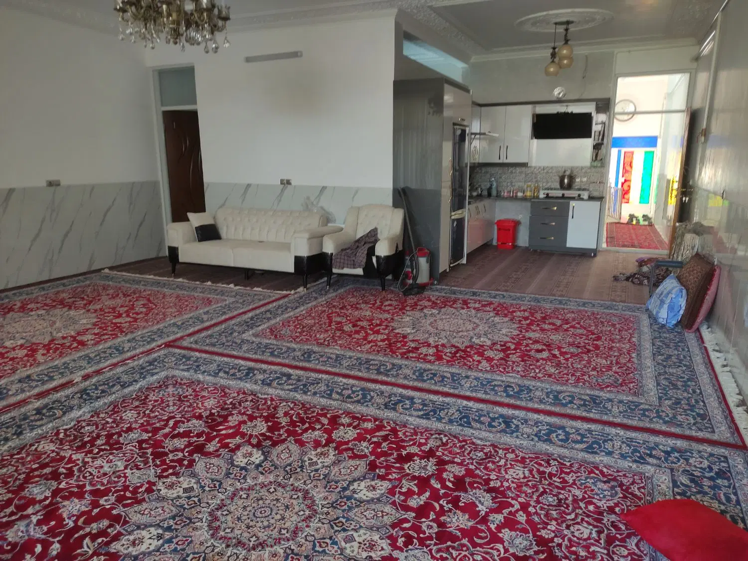 چند مورد فایل خانه منشاد موجود است