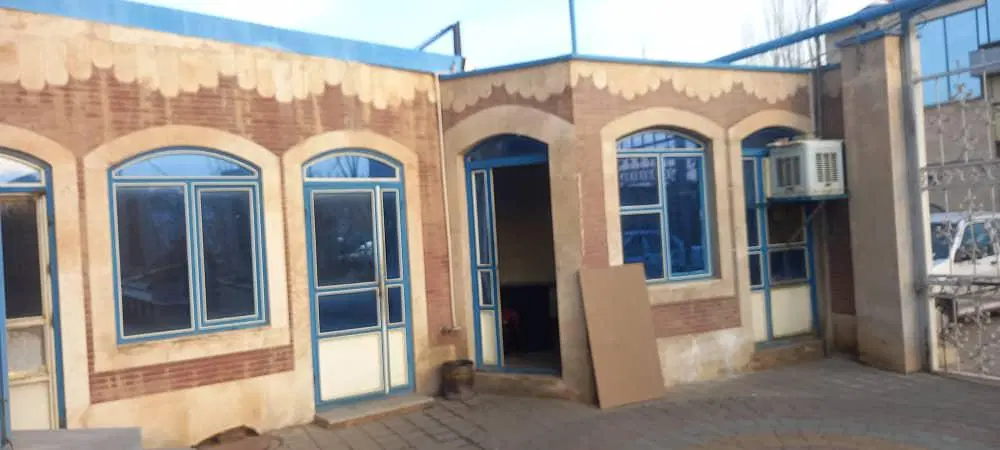 حیاط 95 متر دو طبقه