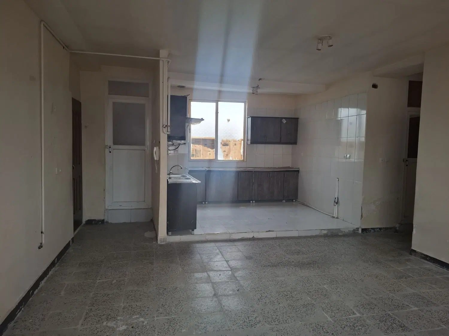 اجاره مسکن مهر طبقه3 جفت مغازه جلال