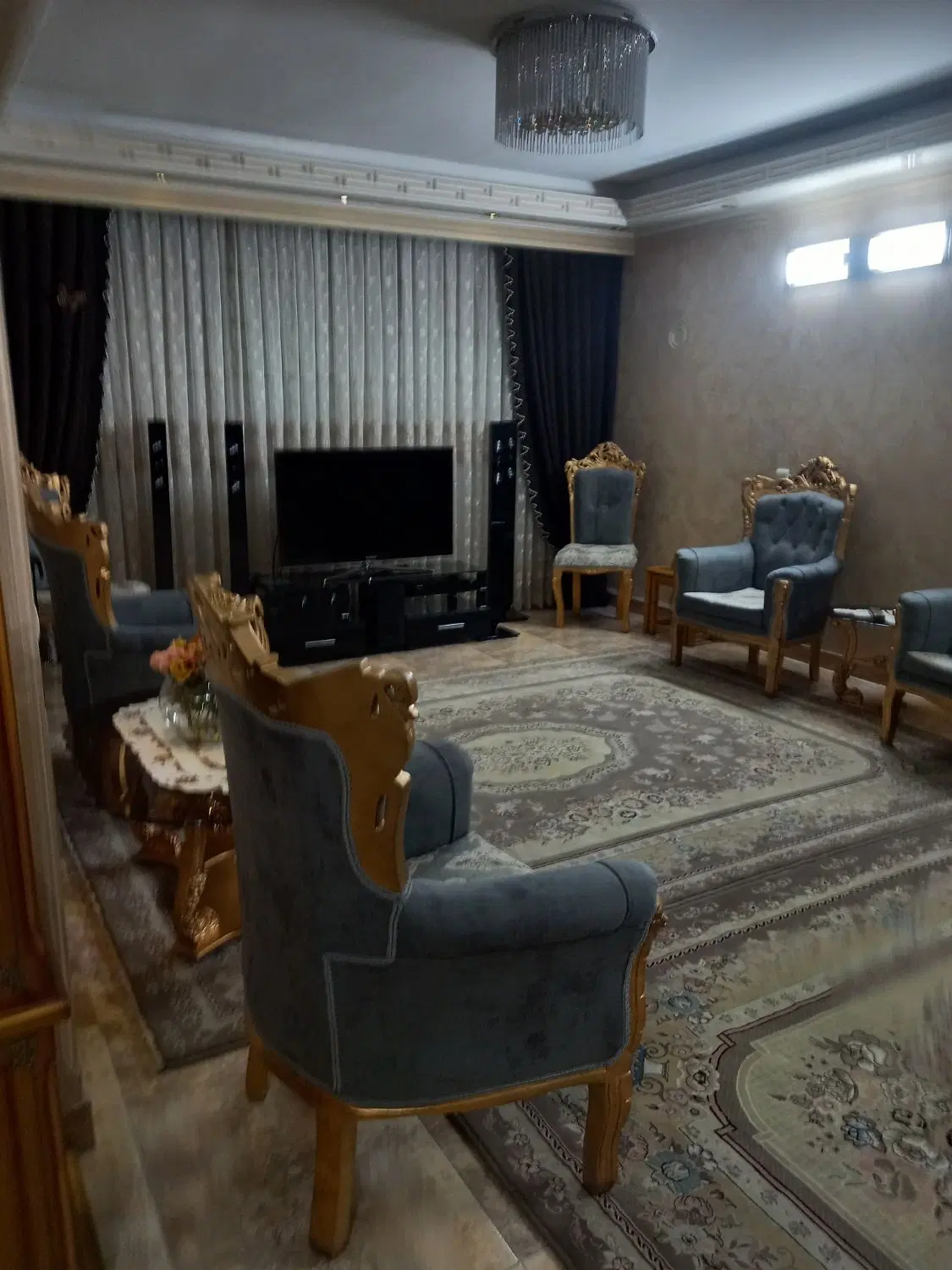 ۱۲۷متر سه خواب پارکینگ وانباری