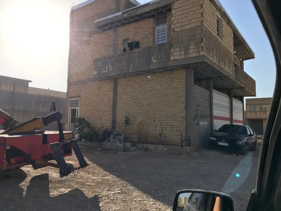 زمین ۳۰۰ متری مسکونی معاوضه خودرو سنگین بنز