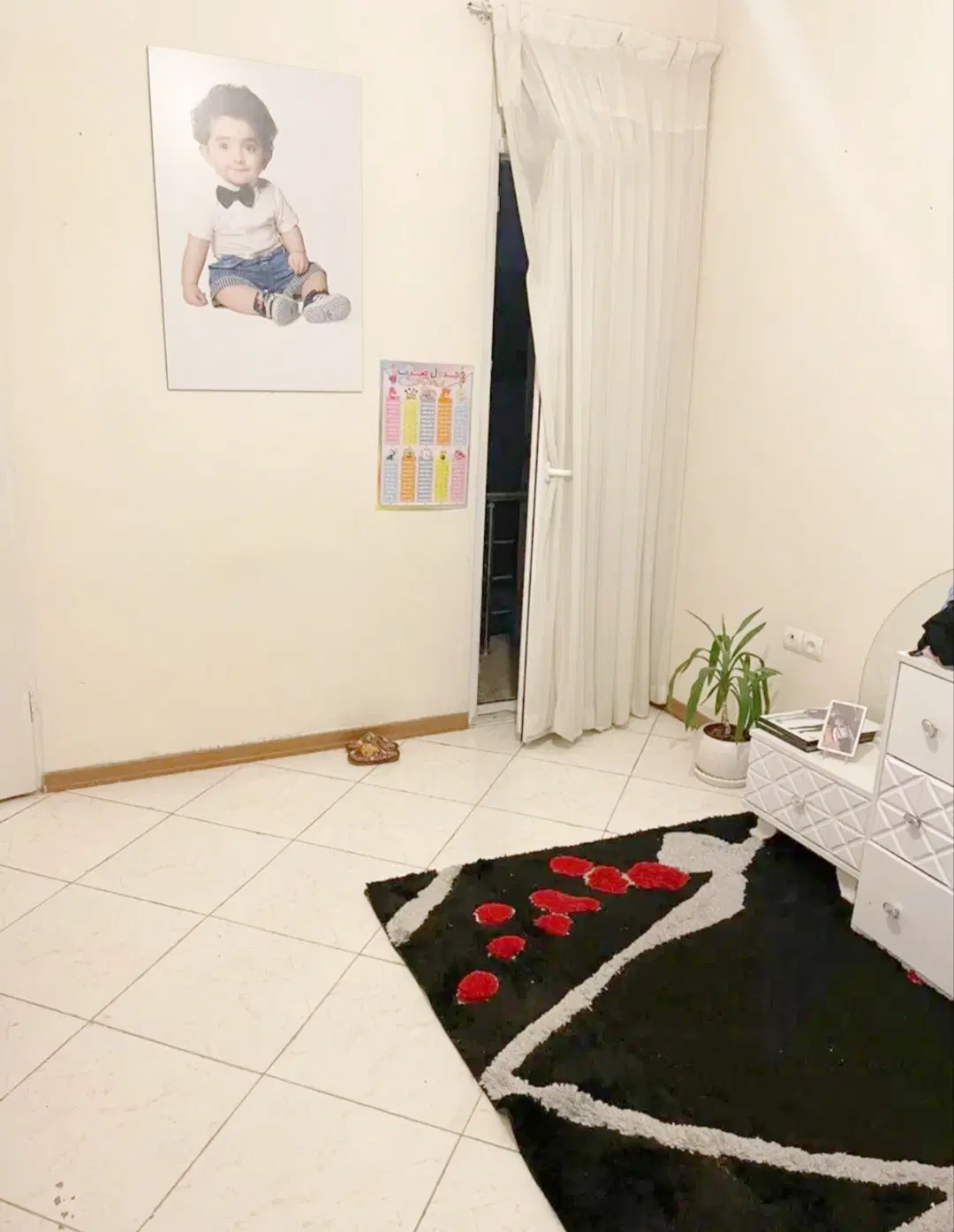 ۶۲ متر_ آسانسور دار _ ۵ ساله _ p موتور_  کارون