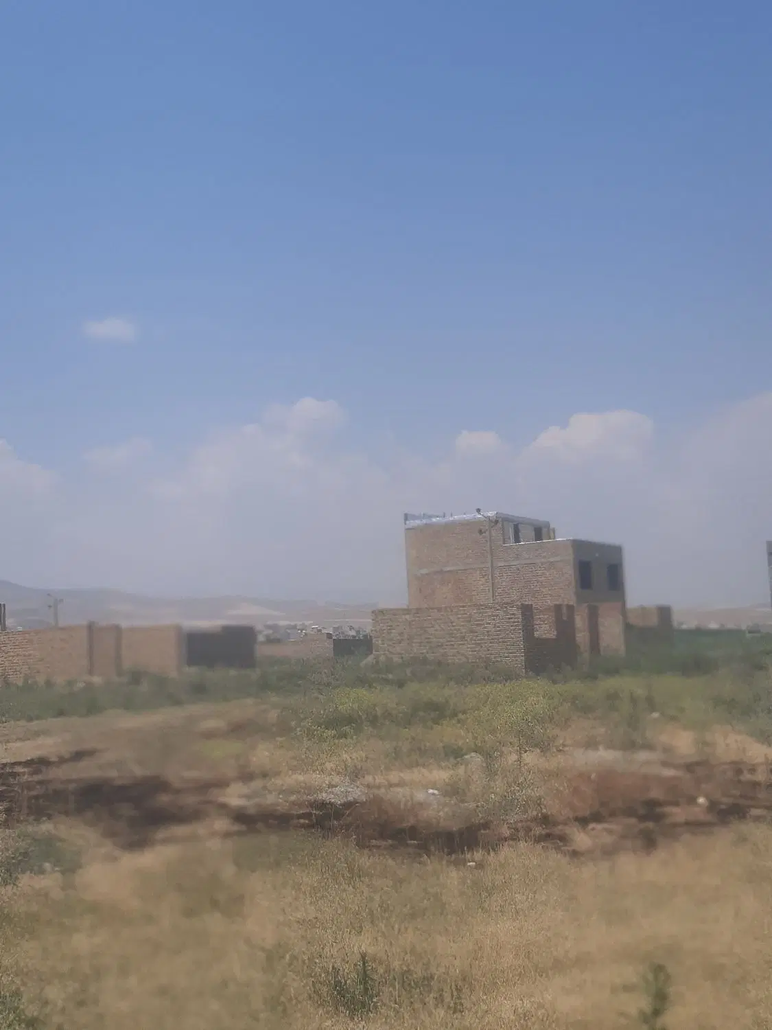 زمین ۸۴_۵ بخاطرنیازمالی نصف نقدنصف چک صیادی