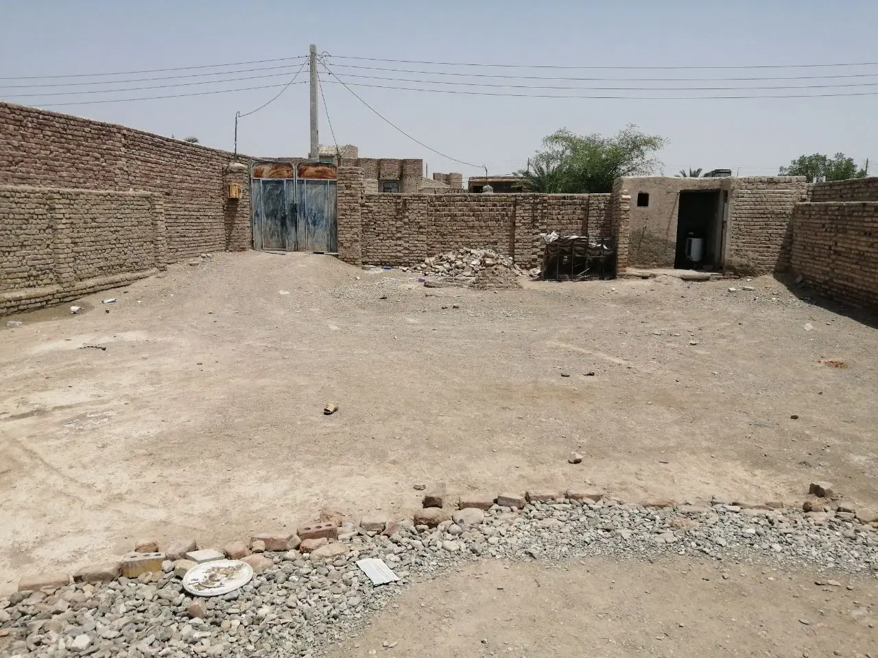 منزل چاهجمال با زمین بزرگ و قابل تفکیک.سند تک برگ