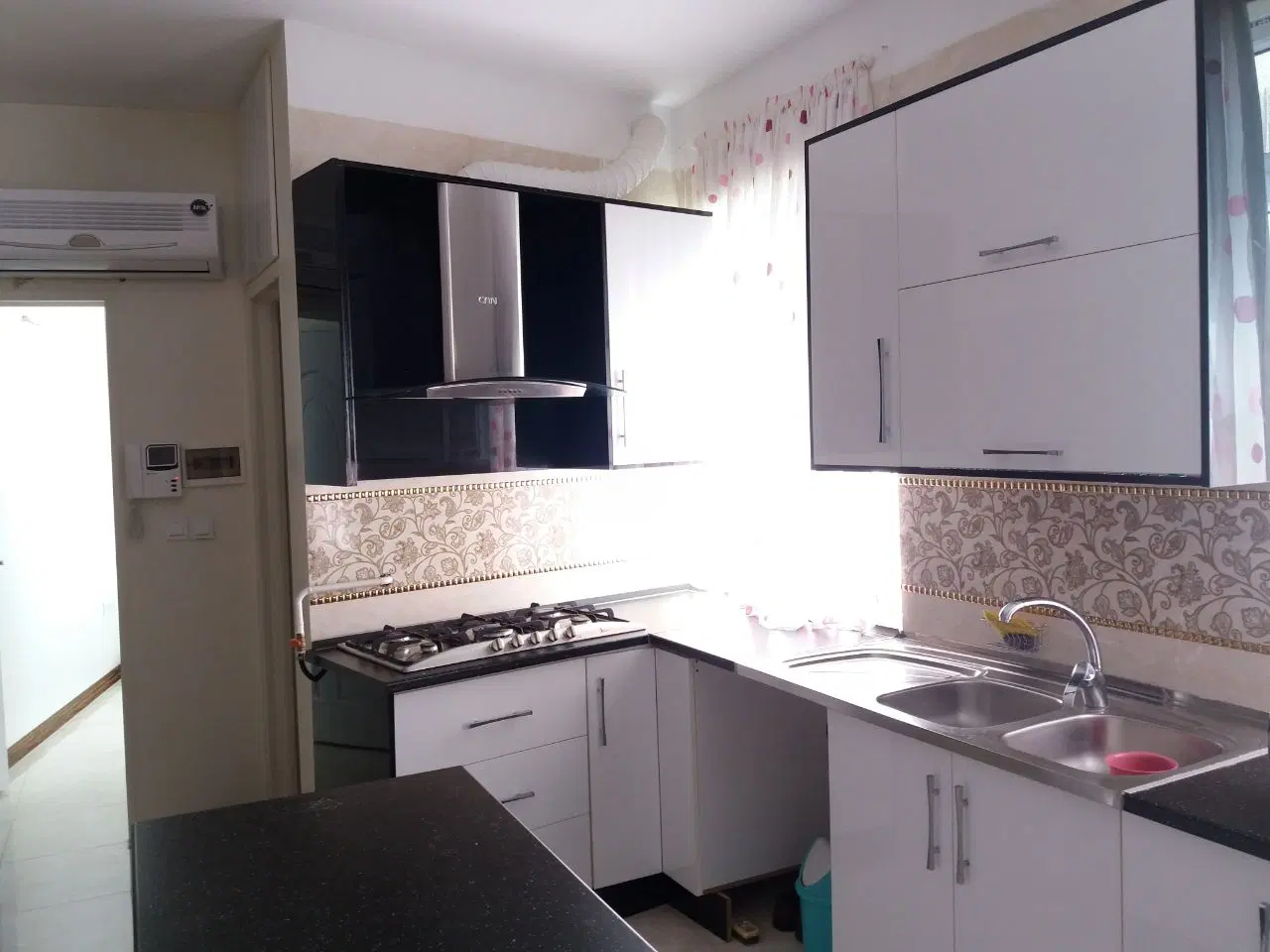 اجاره آپارتمان نیمه مبله