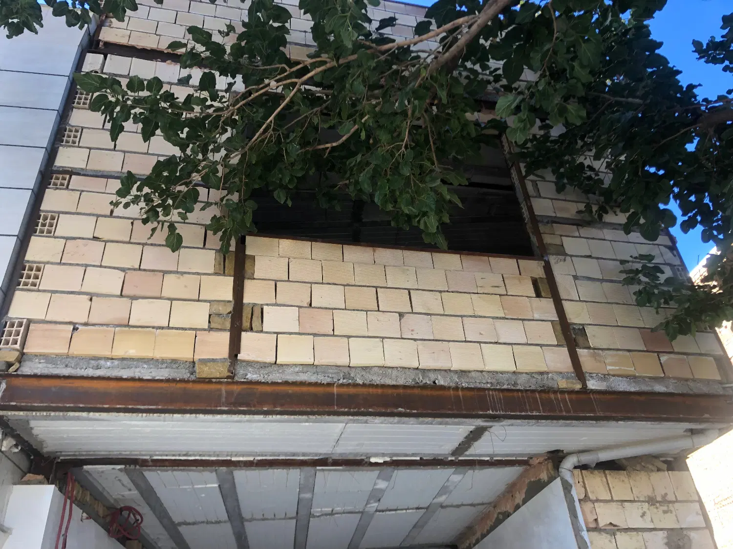 سوئیت مغازه طبس