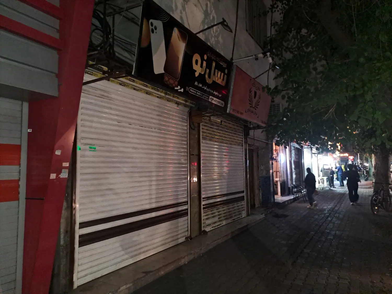 اجاره مغازه مبایل فروشی۱۶ متری سر چهاراه میدان