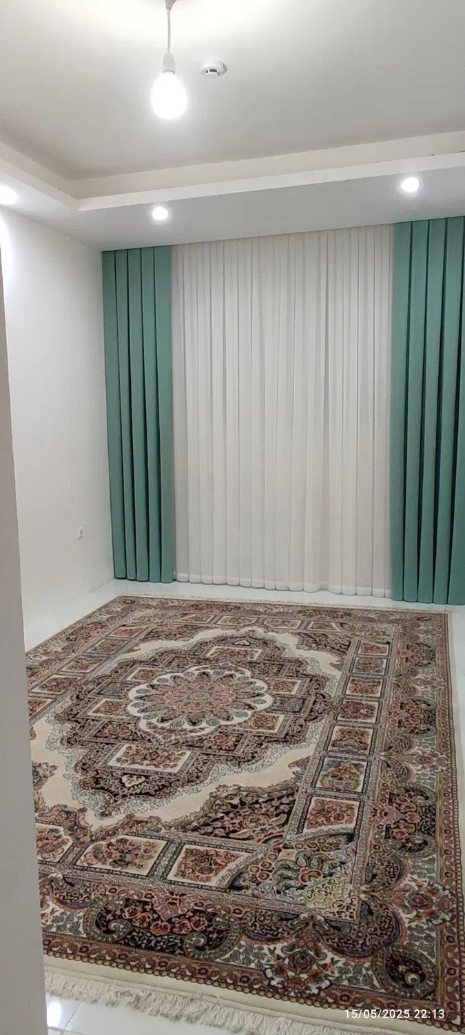 یک واحد آپارتمانی 130 متر