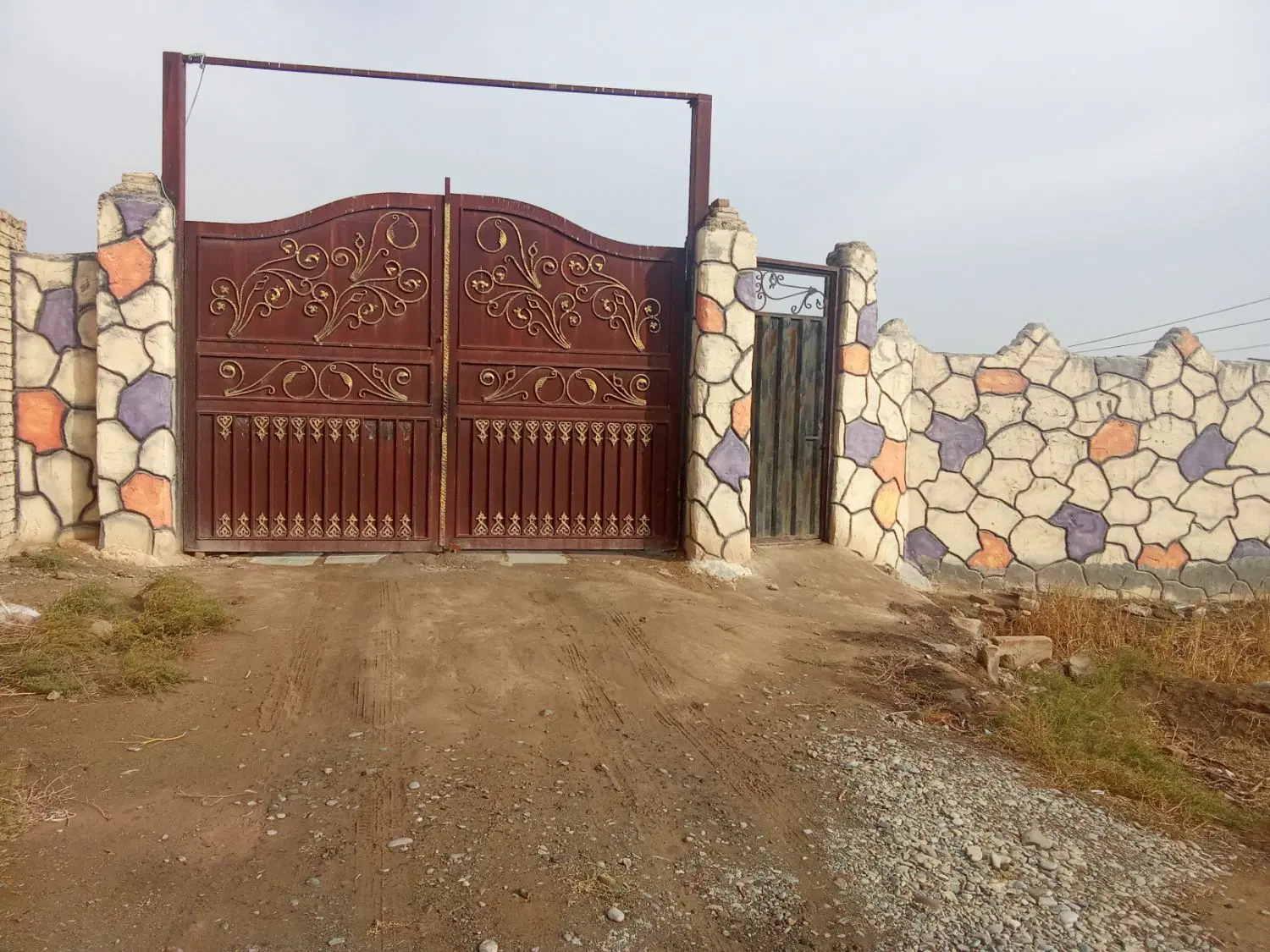 زمین فروشی