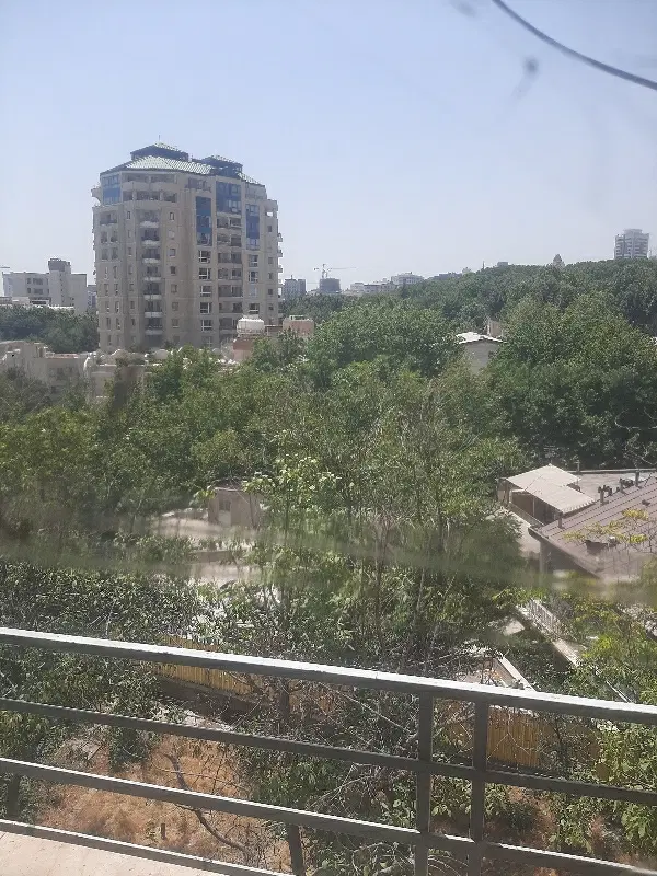 ۲۳ سالمه دنبال یه همخونه میگردم اعتیادهم ندارم