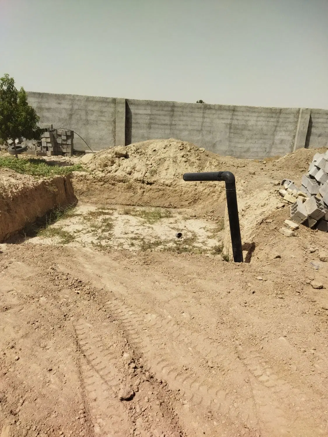 باقچه 1000متری بازمرگان سنگ سیاه
