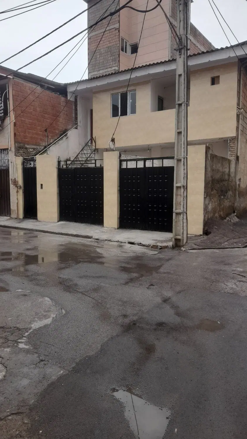 ملک دو طبقه چناران ۱۱ سند دار