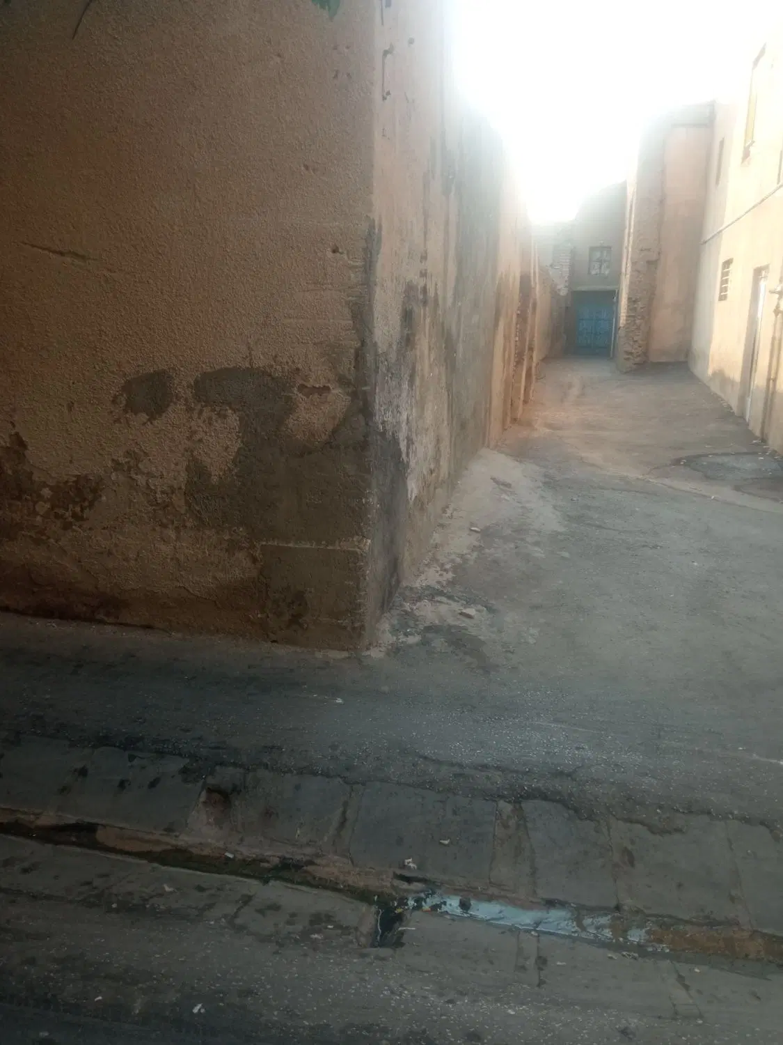 فروش و معاوضه ملک تجاری و مسکونی در خیابان خیام ،