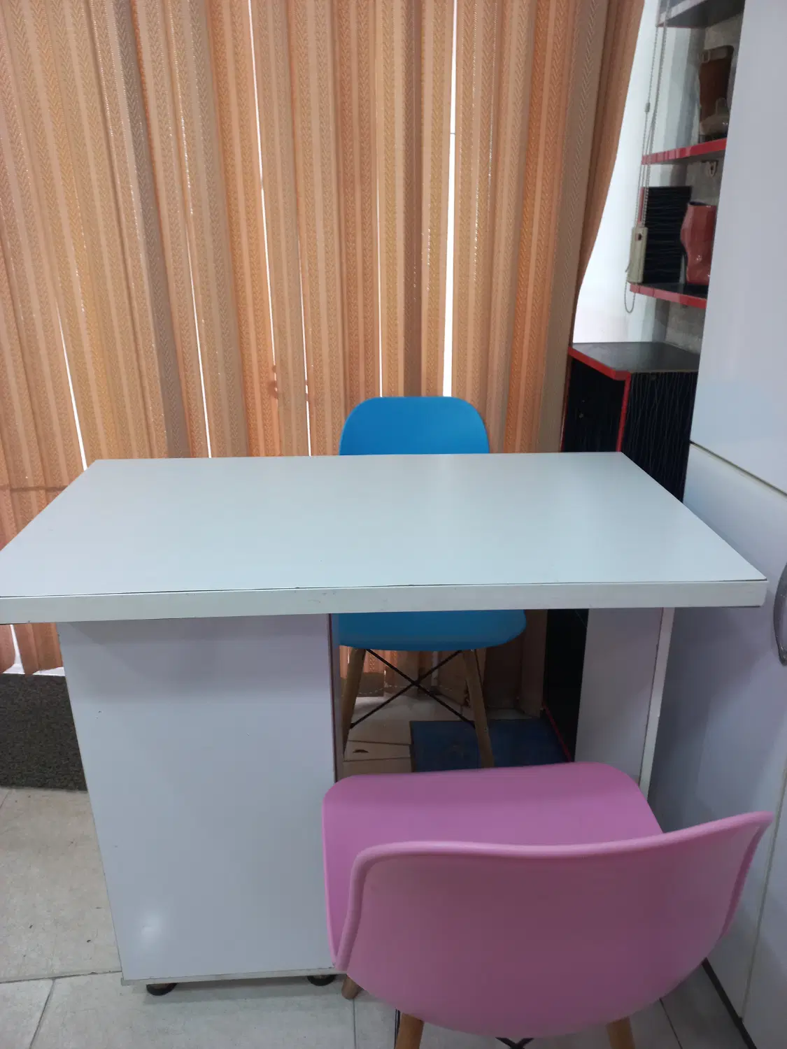 اجاره میز ناخنکار